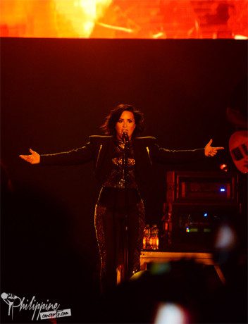 demi-lovato-live-at-moa-arena