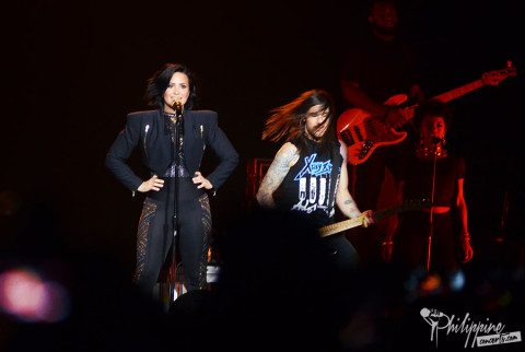 demi-lovato-mall-of-asia-arena-2015