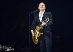 Bryan Adams Gives Manila A Night to Remember