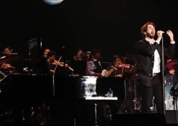 Josh Groban Brings Bridges to Manila