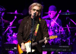 Classic Hall & Oates All-Hit Setlist for Daryl Hall Manila Concert