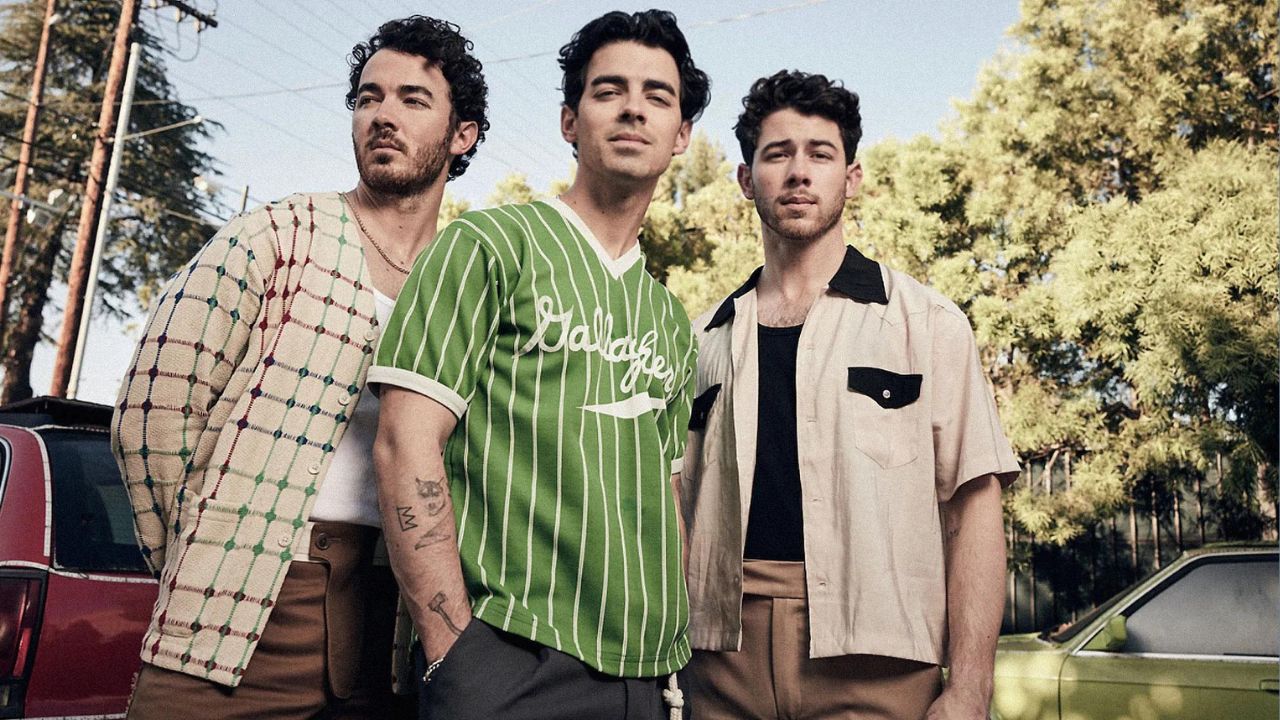 Jonas Brothers Bring The Tour to the Philippine Concert Stage in