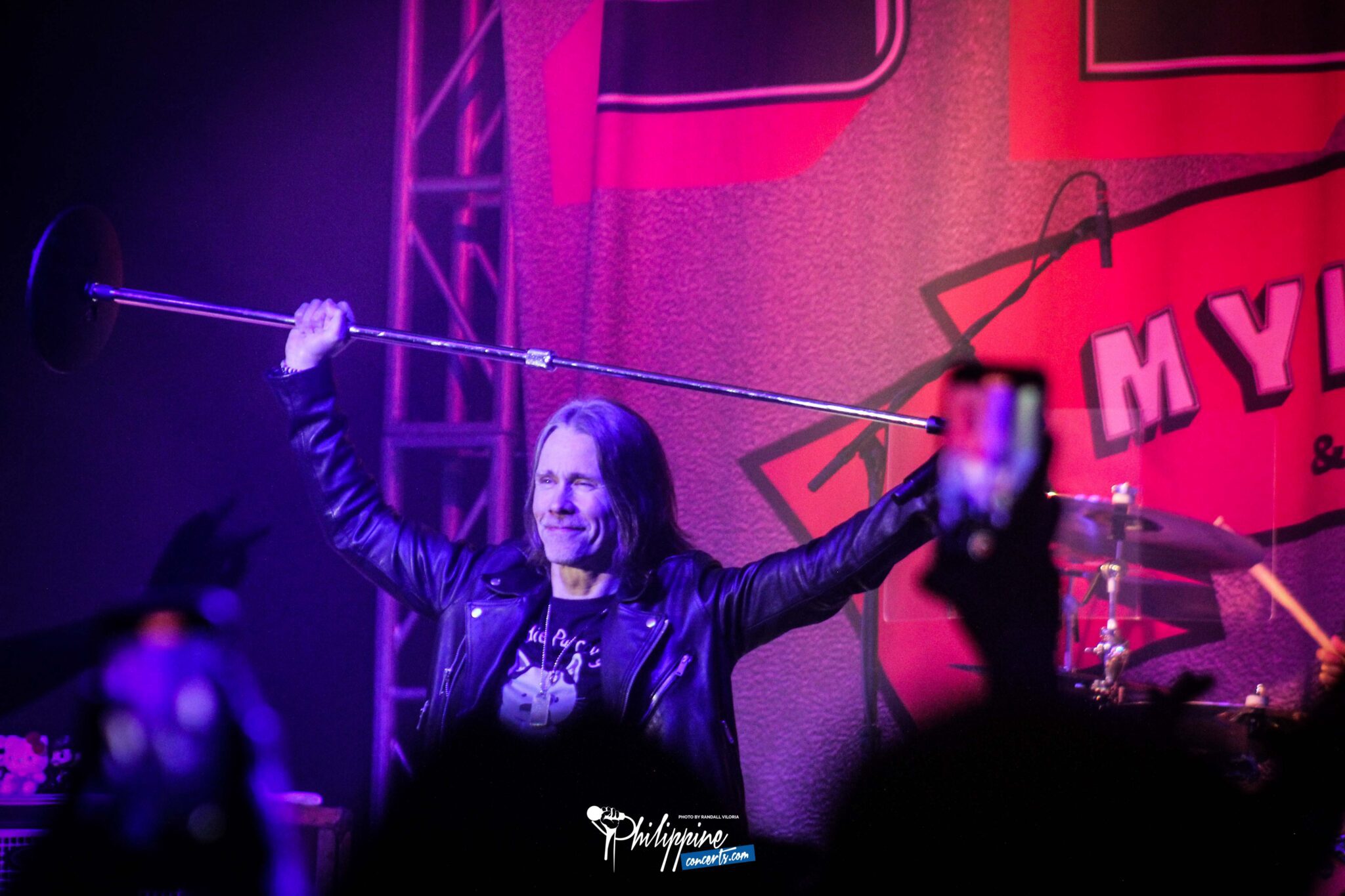 Living Legends: SLASH Performs with Myles Kennedy and The Conspirators ...