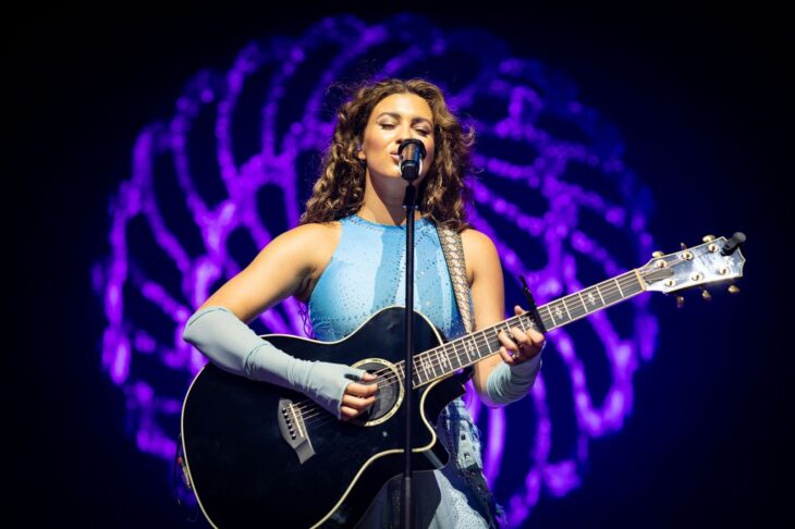 Tori Kelly Enthralls Manila in Purple Skies Tour